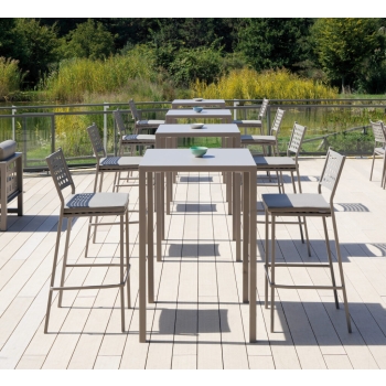 Quatris square or rectangular table by Vermobil 