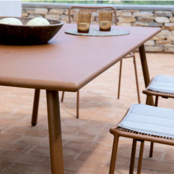Roma table in different sizes for outdoor Vermobil
