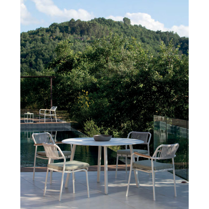 Verdea round table by Vermobil