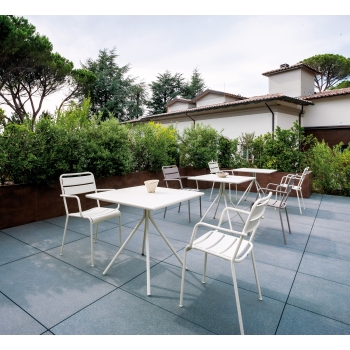 Twist table in different sizes for outdoor Vermobil