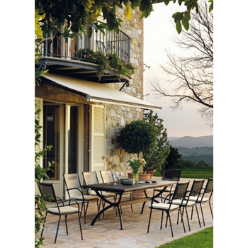 Vermobil Valentino table in garden iron