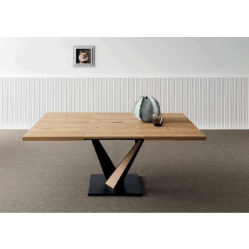 West table by Altacorte extendable square