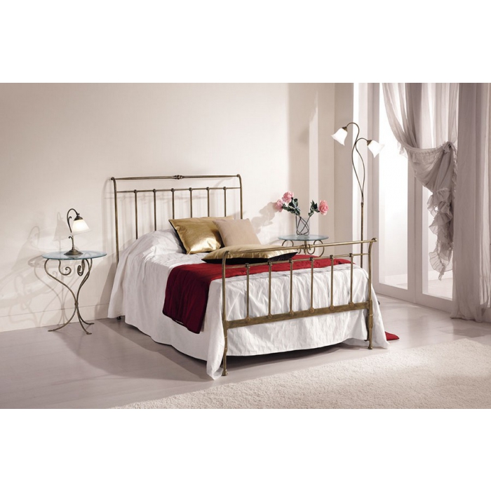 Jeune lit simple en fer forgé fabriqué à la main