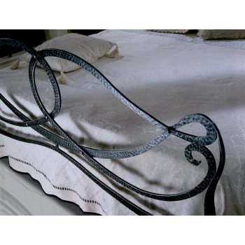 Lit en fer forgé modèle Camelot par Pama Letti