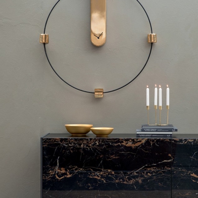 Horloge circulaire en métal laqué par Tonin Casa