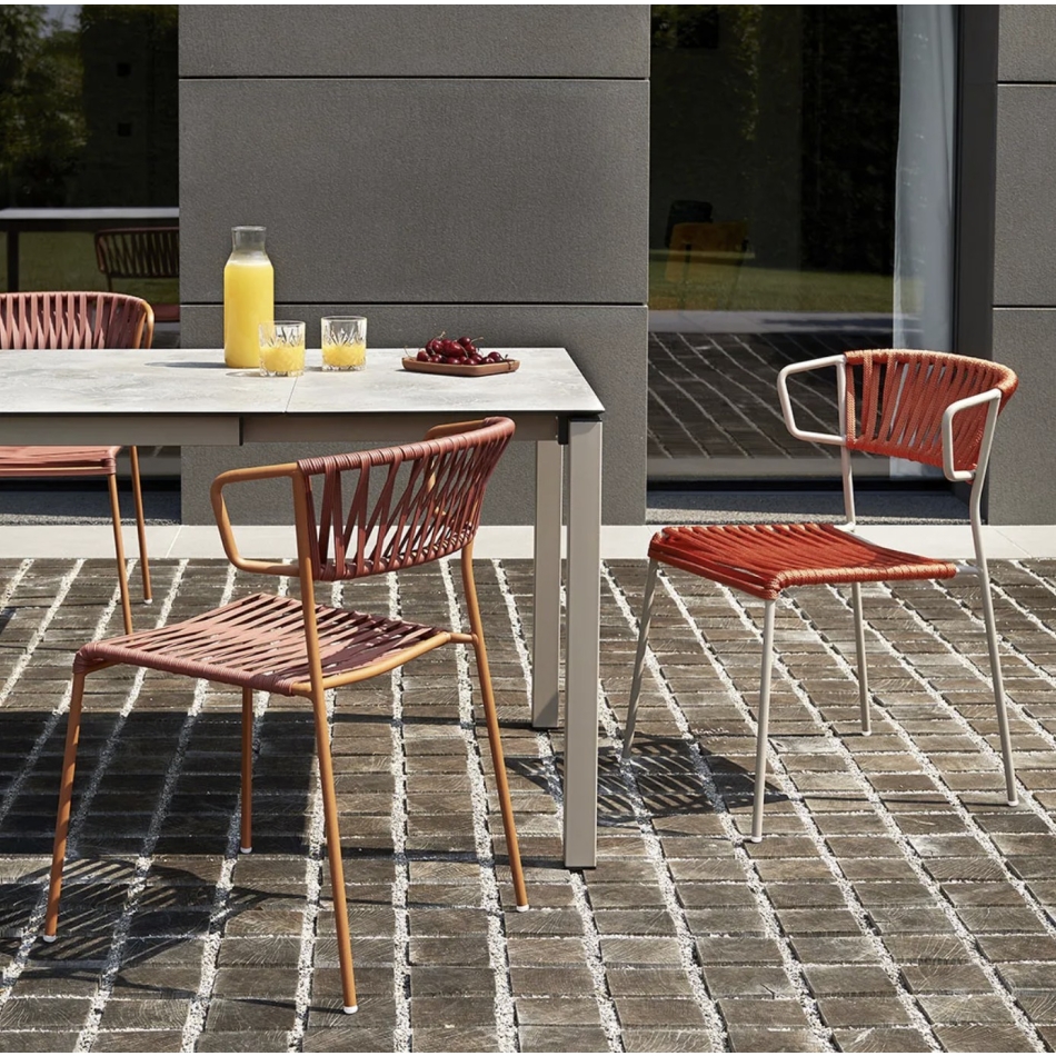 Fauteuil Lisa Club en fils PVC par Scab design