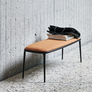 Tabouret Lea TS en métal recouvert de tissu ou de cuir par Midj