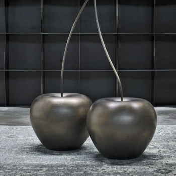 Sculpture Cherry Floor de différentes tailles par Adriani&Rossi