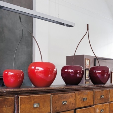 Sculpture Cherry Floor de différentes tailles par Adriani&Rossi