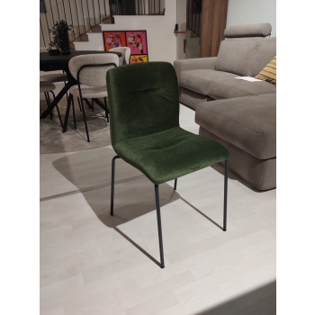 Fauteuil rembourré Alice Pop de Scab Design, disponible immédiatement.