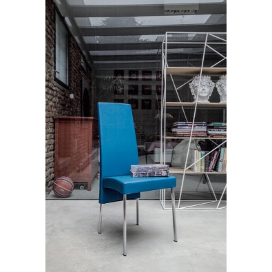 Charonne chaise Tonin Casa recouvert de faux cuir ou tissu