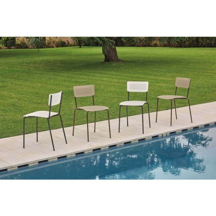 Chaise de collège par Ingenia Bontempi