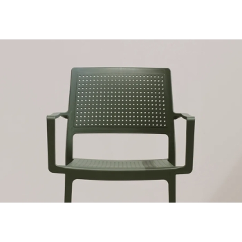 Chaise empilable Emi en technopolymère avec accoudoirs par Scab Design