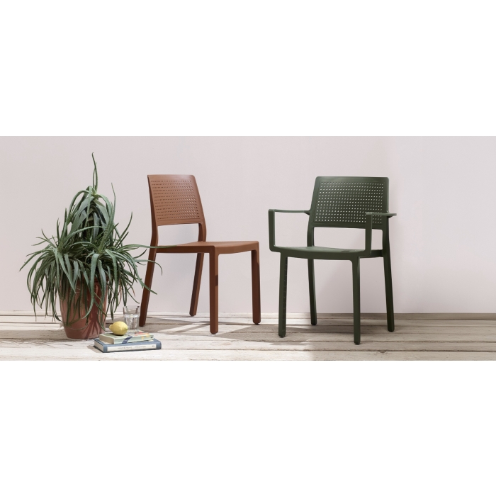 Chaise empilable Emi en technopolymère sans accoudoirs par Scab Design