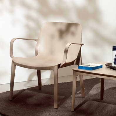 Ginevra Lounge chair avec accoudoirs en technopolymère Scab design