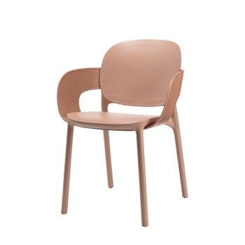 Fauteuil câlin avec accoudoirs de Scab Design