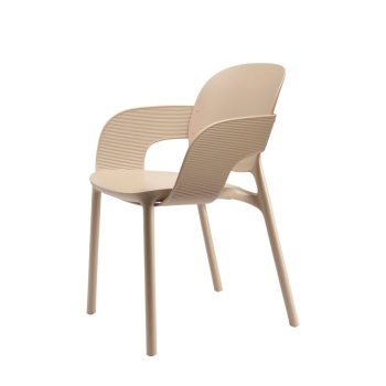 Fauteuil câlin avec accoudoirs de Scab Design
