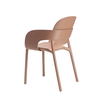 Fauteuil câlin avec accoudoirs de Scab Design