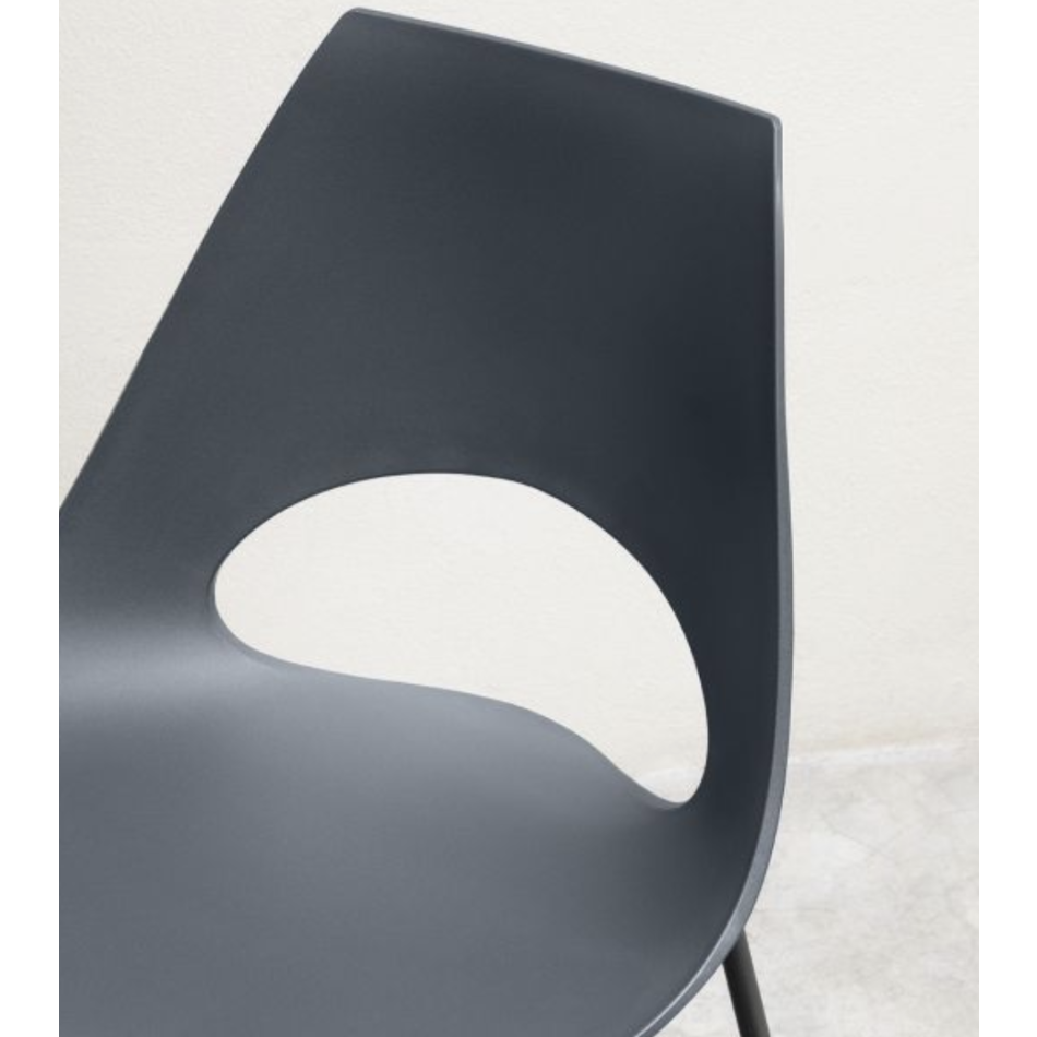 Chaise en plastique Shark par Bontempi pour une utilisation intérieure et extérieure