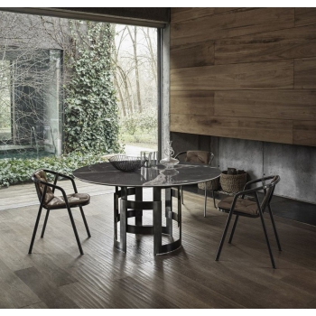 Chaise Ines de Bontempi en acier laqué avec assise et dossier en résille