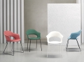 Chaise Lady B Pop avec pied en métal et assise rembourrée, par Scab Design