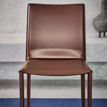 Chaise Linda par Bontempi avec un design classique revisité dans une touche moderne