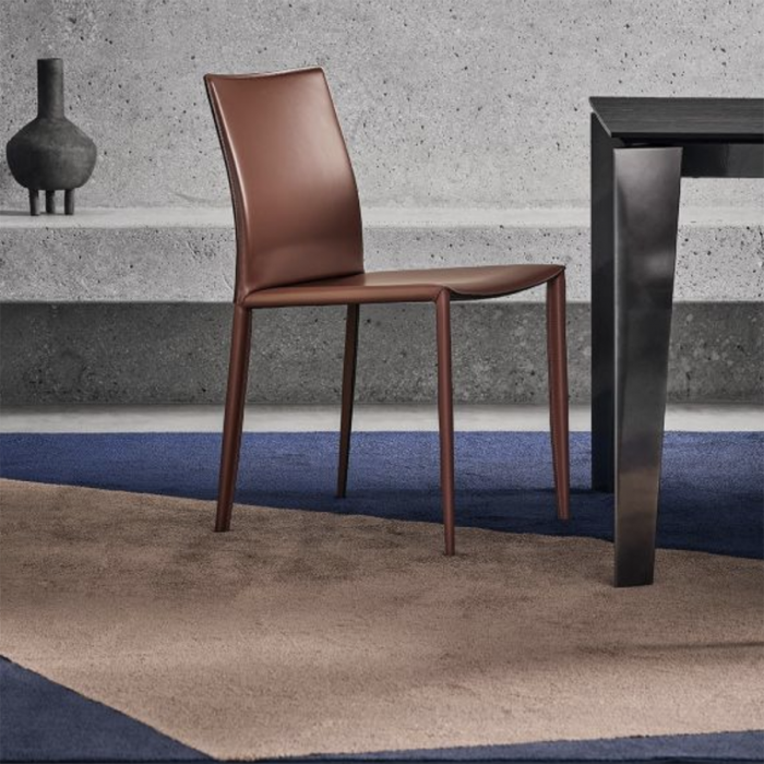 Chaise Linda par Bontempi avec un design classique revisité dans une touche moderne