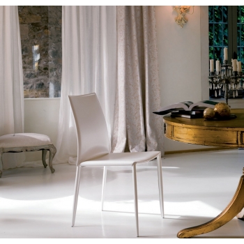 chaise Linda Bontempi rembourrée en cuir