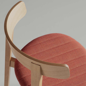 Chaise en bois Maya SL TS recouverte de tissu ou de cuir par Midj