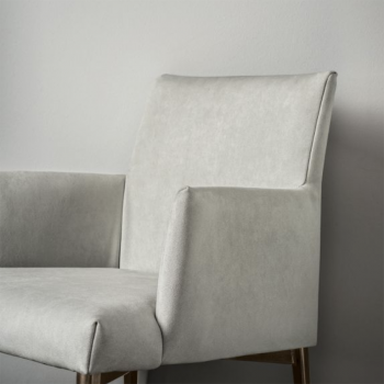 Chaise Mila de Bontempi recouverte de tissu éco-cuir ou de cuir