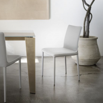 Chaise Nata de Bontempi en acier rembourré et rembourré