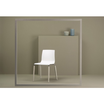 Chaise Alice naturelle par Scab Design - LES PROMOTIONS COMMERCIALES PROFITENT DE L'OFFRE JUSQU'AU 31 JUILLET!