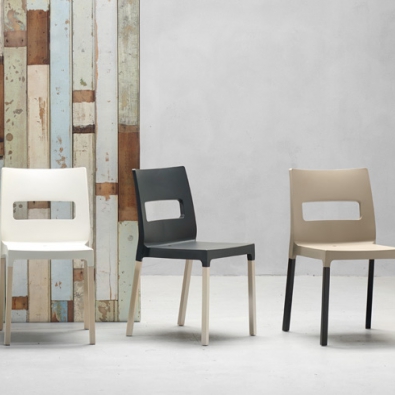 Chaise Maxi Diva Naturel en Hêtre et Technopolymère Scab design