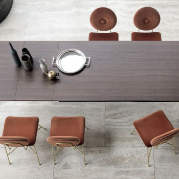 Chaise PENELOPE de Bontempi avec structure en acier laqué, rembourrée et recouverte avec et sans accoudoirs