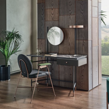 Chaise PENELOPE de Bontempi avec structure en acier laqué, rembourrée et recouverte avec et sans accoudoirs