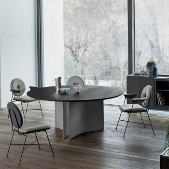 Chaise PENELOPE de Bontempi avec structure en acier laqué, rembourrée et recouverte avec et sans accoudoirs