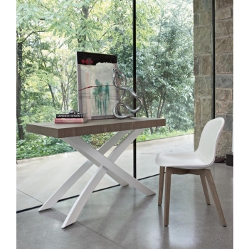 Chaise Seventy de Bontempi avec structure rembourrée en bois ou en acier 