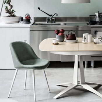 Chaise Sonny recouverte de tissu ou de cuir par Midj