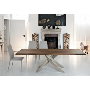 Chaise Tai de Bontempi en acier revêtu et rembourré