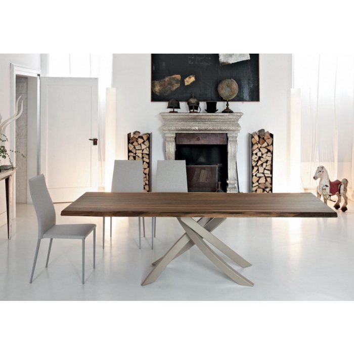 Chaise Tai de Bontempi en acier revêtu et rembourré