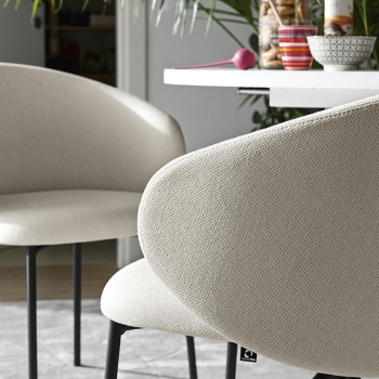 Connubia CB1999 Chaise Tuka avec pieds en métal