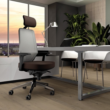 Chaise Viarte par Olivo & Groppo avec dossier rembourré