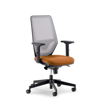 Chaise Viarte par Olivo & Groppo avec dossier en maille