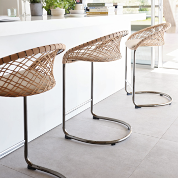 Tabouret P47 en métal avec dossier en cuir recouvert de tissu ou de cuir par Midj