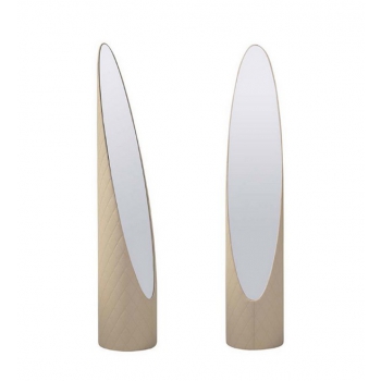 Chaise Charm de Tonin Casa tapissée et revêtue de cuir ou éco-cuir