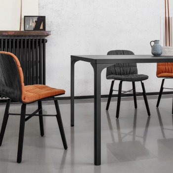 Table Armando de Midj avec plateau en métal peint