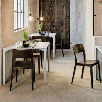 Table Armando de Midj avec plateau en métal peint