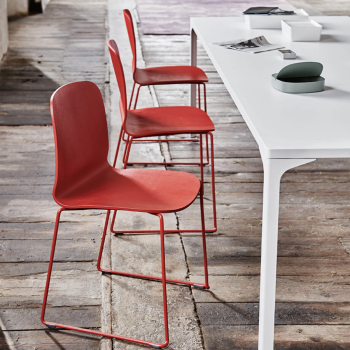 Table Armando de Midj avec plateau en métal peint