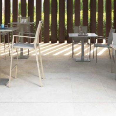 Table de bar de la ligne Maiorca de Talenti en aluminium pour l'extérieur