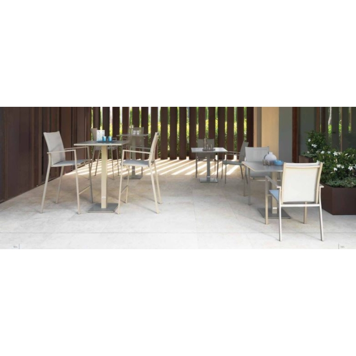 Table de bar de la ligne Maiorca de Talenti en aluminium pour l'extérieur